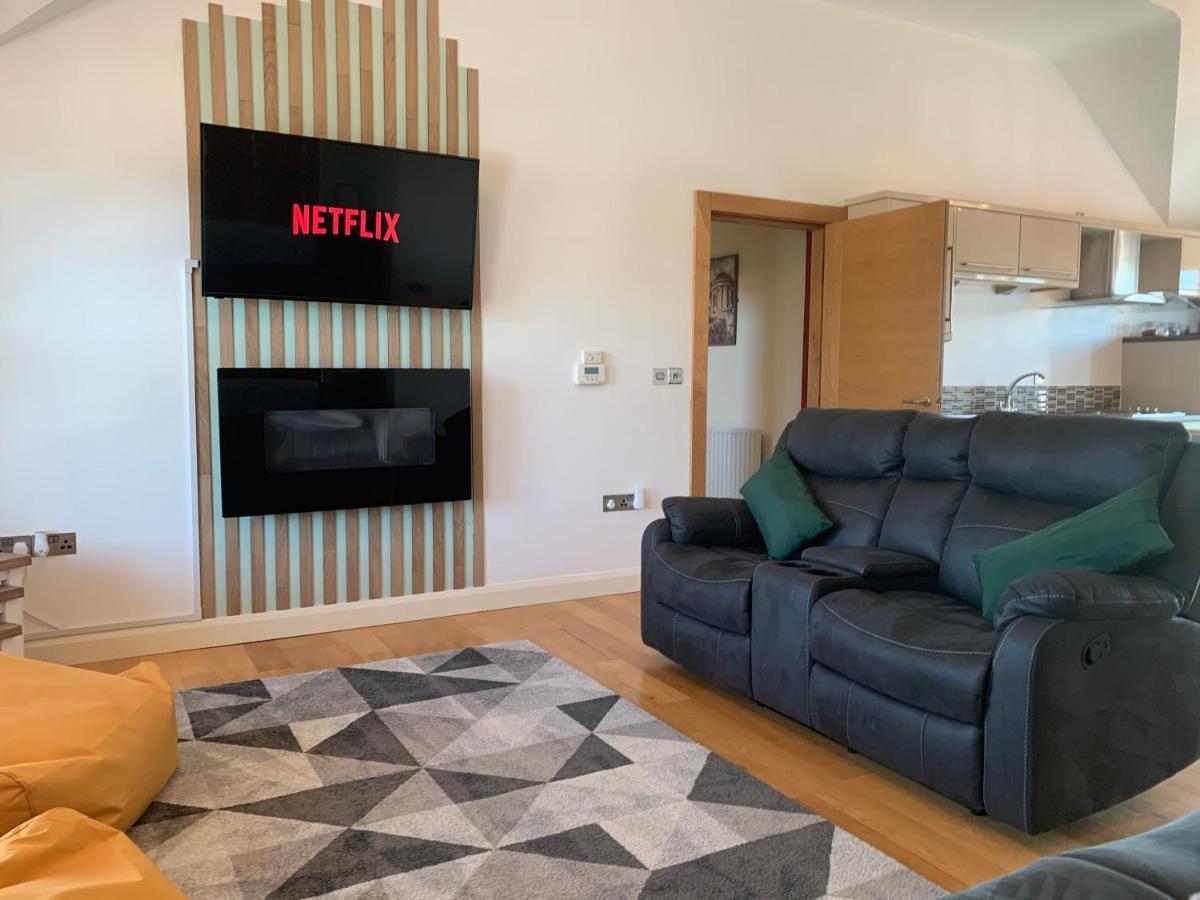 Orchard Oasis, Luxury Penthouse Getaway Lägenhet Coleraine Exteriör bild